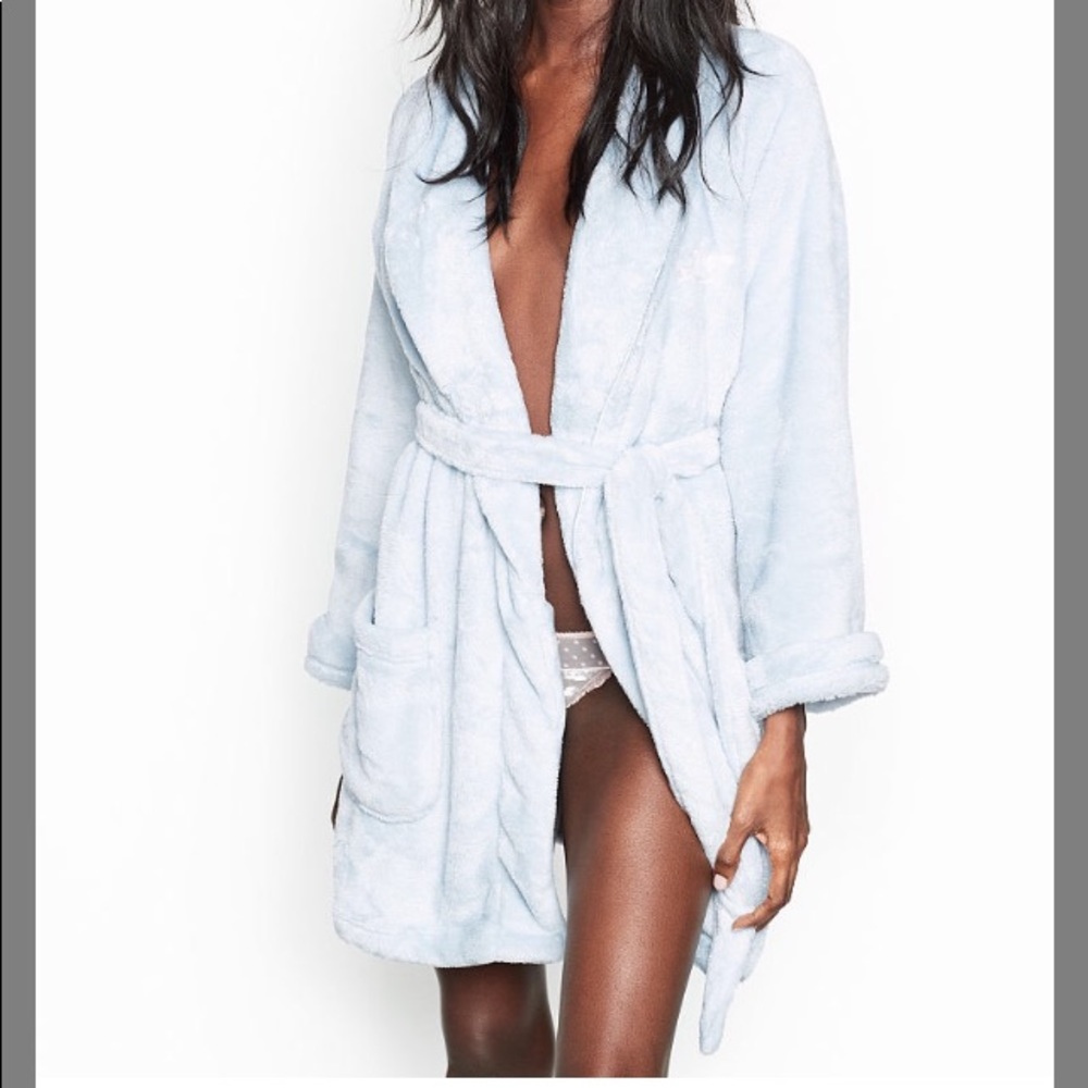 New robe - Picture 2 of 2